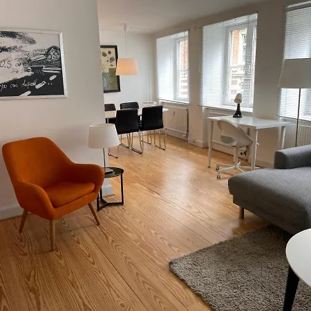 Charming 1-bedroom In Historic Center Store Kongensgade 17a2tv