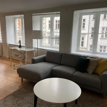 Charming 1-bedroom In Historic Center Store Kongensgade 17a2tv *
